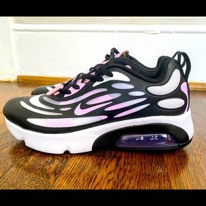 NIKE AIR MAX EXOSENSE Size 5Y